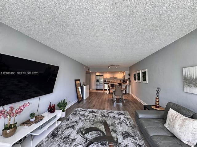 19370 Collins Avenue 225, Sunny Isles Beach, FL 33160