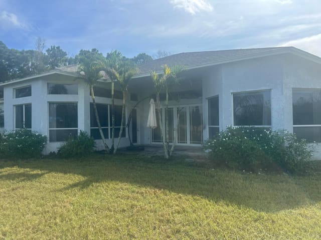 6870 NW Monoco Court, Port St. Lucie, FL 34983