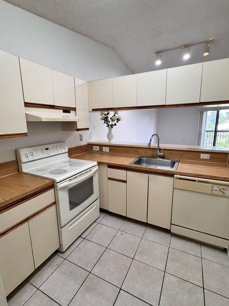 9887 NOB HILL Court — photo 10