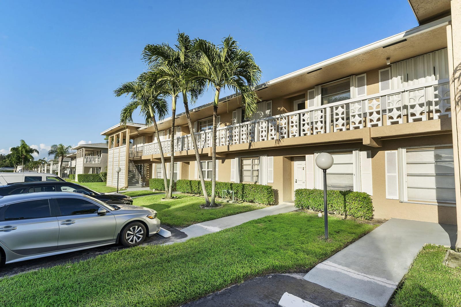1050 Citrus Way 202 — photo 3