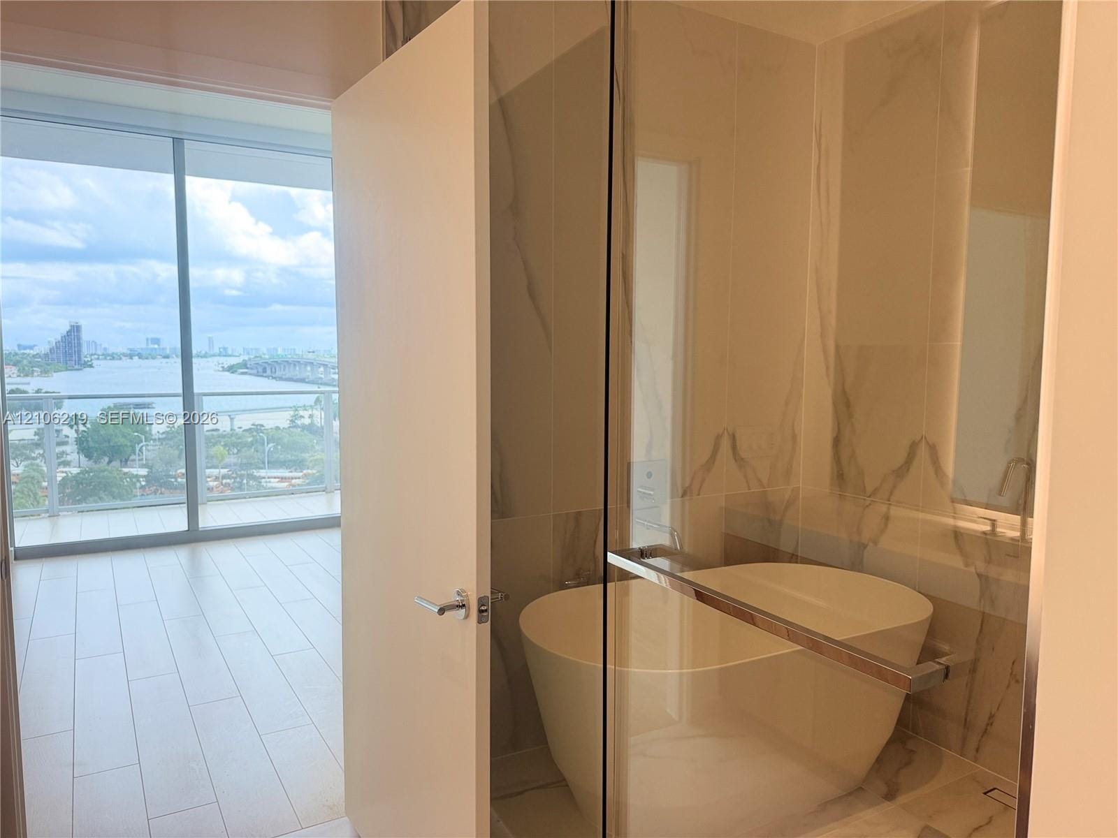 1400 Biscayne Boulevard 809, Miami, FL 33132 photo 17